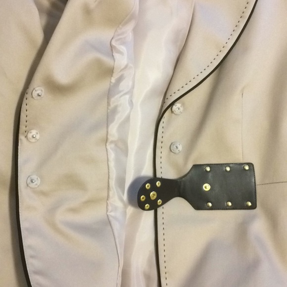 Tahari Cream blazer with leather buckle detail - Picture 8 of 8